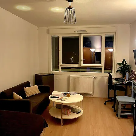 Appartamento Cosy For Teams & Groups & Family With Parking