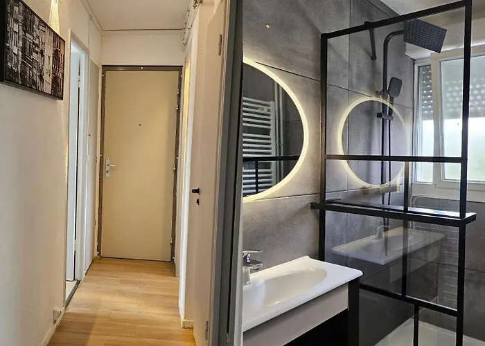 Appartement Cosy For Teams & Groups & Family With Parking *