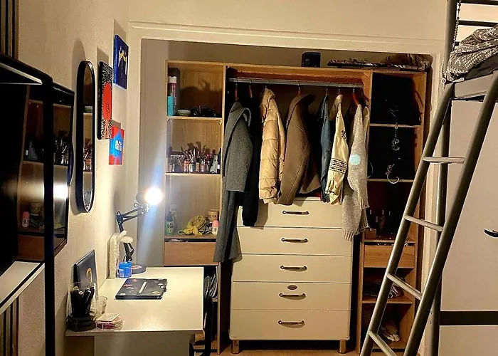 Lovely With Parking Apartment *