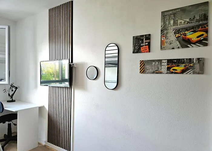 Cosy For Teams & Groups & Family With Parking *