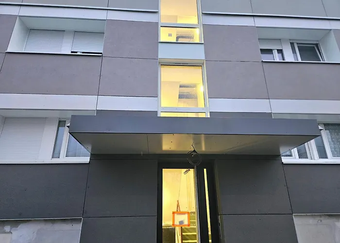 Appartement Cosy For Teams & Groups & Family With Parking