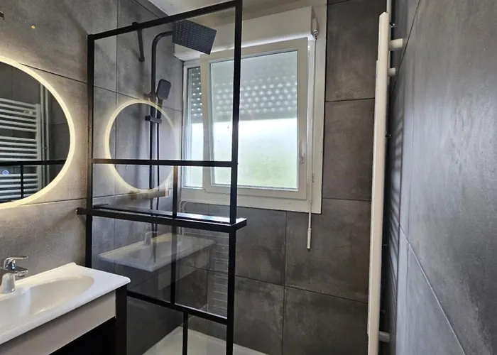 Cosy For Teams & Groups & Family With Parking Appartement Mérignac