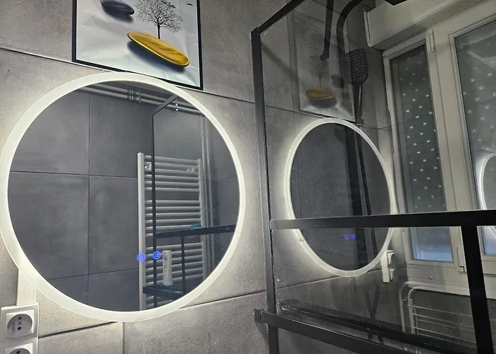 Appartement Cosy For Teams & Groups & Family With Parking