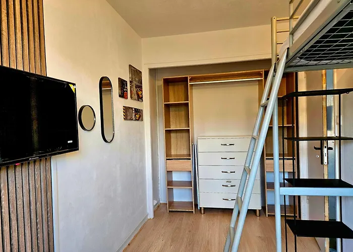 Cosy For Teams & Groups & Family With Parking *